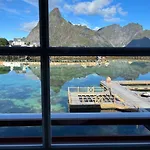 Lofoten - Rostad Retro Rorbuer Apartment Reine