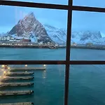Lofoten - Rostad Retro Rorbuer Reine