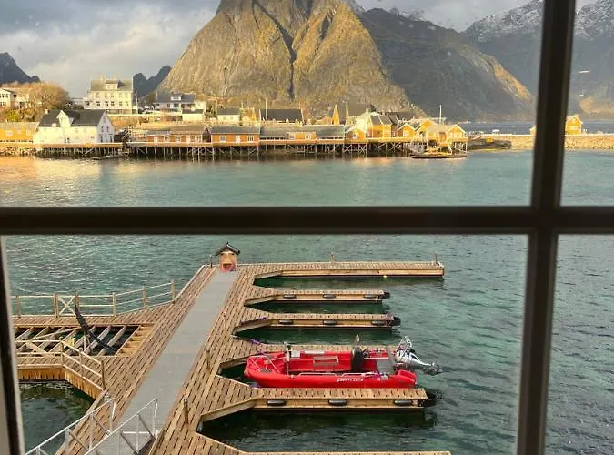 Lofoten - Rostad Retro Rorbuer * Reine