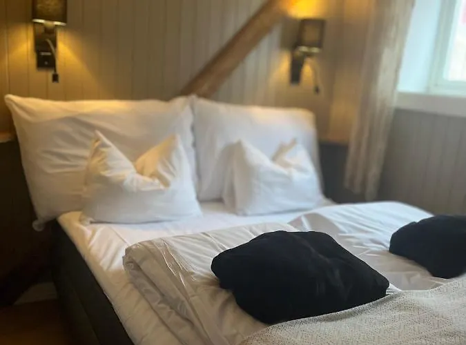 Lofoten - Rostad Retro Rorbuer * Reine